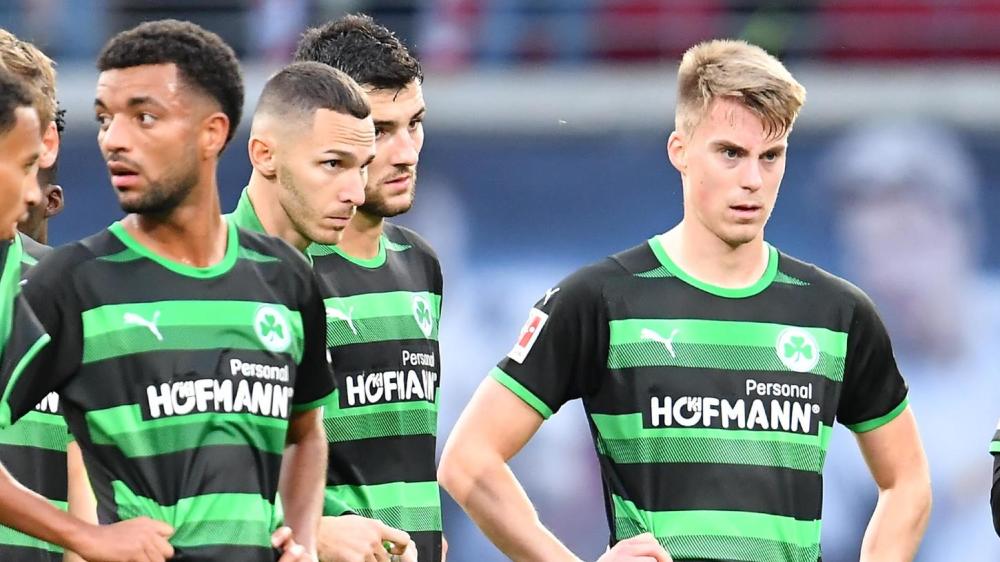  英超垫底队换帅如换刀，伯恩利终结连败  