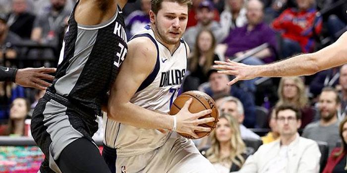  东契奇生涯首个60+三双，独行侠加时险胜马刺  